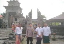 Bhabinkamtibmas Sarudu Amankan Ibadah Hari Raya Kuningan, Pastikan Rangkaian Umat Hindu Berjalan Khidmat dan Aman