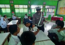 Unit Kamsel Sat Lantas Polres Pasangkayu Laksanakan Sosialisasi dan Himbauan Tertib Berlalu Lintas di SMPN 1 Pedanda
