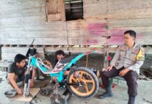 Bhabinkamtibmas Polsek Sarudu Sambangi Bengkel Warga, Cegah Curanmor Sejak Dini