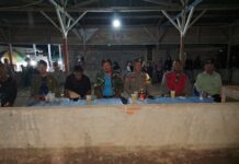 Bhabinkamtibmas Polsek Pasangkayu Laksanakan Pengamanan Pesta Adat Suku Kaili Tado di Desa Martasari