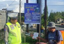 Ayo Pakai Helm SNI! Unit Kamsel Sat Lantas Polres Pasangkayu Gencarkan Himbauan Tertib Berlalu Lintas