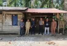 Bhabinkamtibmas Laksanakan Sambang dan Survei Calon Penerima BLT Tahun 2026 di Desa Karave