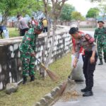 Sinergitas TNI–Polri, Forkopimda dan Masyarakat Bersihkan Pantai Anjungan Pasangkayu, Wujud Kepedulian Lingkungan