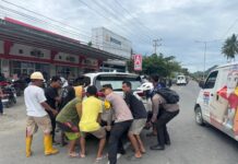 Respon Cepat Laporan Call Center 110, Pamapta Polres Pasangkayu Gerak Cepat Tangani Laka Lantas di Jalan Trans Sulawesi