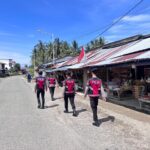 Patroli Jalan Kaki Sat Samapta Polres Pasangkayu Sisir Titik Rawan, Wujudkan Rasa Aman di Pusat Kota