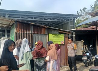 Bhabinkamtibmas Bambalamotu Kawal Pembagian 100 Kupon LPG 3 Kg Subsidi, Pastikan Tepat Sasaran dan Kondusif