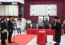 Wakapolres Pasangkayu Hadiri Sidang Paripurna DPRD, Pengucapan Sumpah Wakil Ketua DPRD Sisa Masa Jabatan 2024–2029 Berlangsung Khidmat