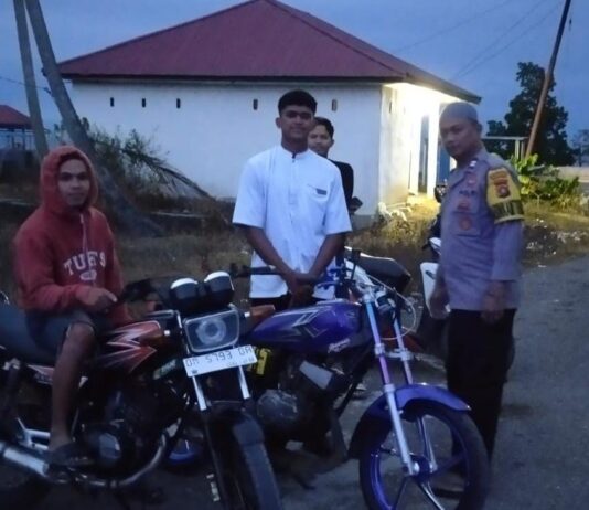 Subuh Penuh Makna, Polsek Sarudu Hadir Jaga Ketertiban di Anjungan Pantai Sarudu