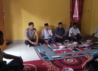 Bhabinkamtibmas Polsek Bambalamotu Buka Puasa Bersama, Pererat Silaturahmi dengan Warga Desa Kalola