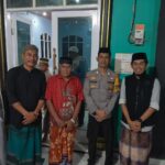 Tarawih Aman dan Khusyuk, Bhabinkamtibmas Polsek Pasangkayu Siaga Jaga Kamtibmas di Masjid Al-Munawarah