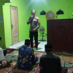Tarawih Penuh Keakraban, Bhabinkamtibmas Bambalamotu Sampaikan Pesan Kamtibmas dan Keselamatan Berlalu Lintas