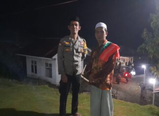 Bhabinkamtibmas Polsek Pasangkayu Amankan Shalat Tarawih, Sampaikan Pesan Kamtibmas di Bulan Suci Ramadan
