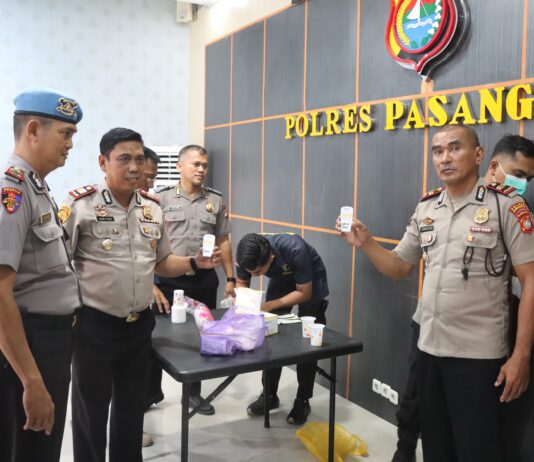 Komitmen Bersih Narkoba, PJU Polres Pasangkayu Jalani Tes Urine, Hasilnya Negatif
