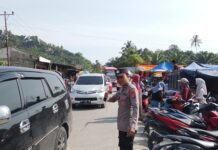 Personel Gabungan Pos Pam Baras Intensifkan Patroli dan Pengaturan Lalu Lintas di Pasar Bambaloka