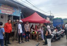 Patroli Sore Pos Terpadu Bundaran Smart Pasangkayu Amankan Penjualan Takjil dan Arus Lalu Lintas