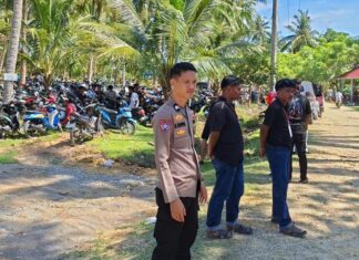 olsek Pasangkayi Pengamanan di Pantai Tanjung Batu Oge, Ribuan Pengunjung Terpantau Aman dan Tertib