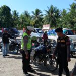 Sat Lantas Polres Pasangkayu Intensifkan Himbauan Tertib Lalu Lintas di SPBU Bulucindolo pada momen arus mudik.