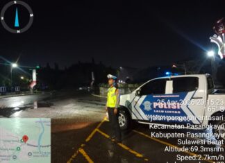 Hujan Tak Surutkan Semangat, Satlantas Polres Pasangkayu Tetap Laksanakan Blue Light Patrol Demi Keamanan Warga