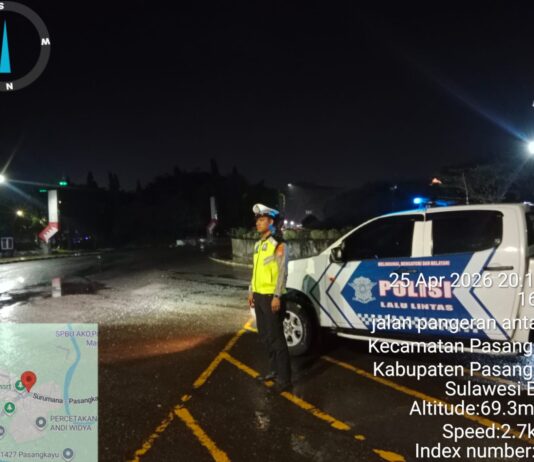 Hujan Tak Surutkan Semangat, Satlantas Polres Pasangkayu Tetap Laksanakan Blue Light Patrol Demi Keamanan Warga