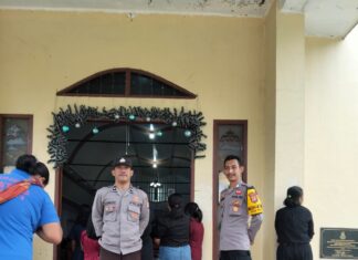 Wujud Toleransi dan Pelayanan, Polisi Amankan Ibadah Jumat Agung di Gereja BK Korps Pinoraa