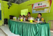 Hadiri Musdes LPPD Desa Gunung Sari, Bhabinkamtibmas Tekankan Kamtibmas dan Pengelolaan Dana Desa yang Amanah