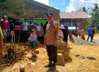 Polsek Sarudu Melayat ke Rumah Duka Warga Binaan dan Antar Almarhumah ke Pemakaman, Wujud Kepedulian Polri kepada Masyarakat