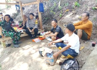 Bhabinkamtibmas Polsek Bambalamotu Lakukan Pemantauan Objek Wisata Batu Alam Kalukunangka