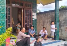 Dekatkan Diri dengan Warga, Bhabinkamtibmas Intensifkan Sambar dan Himbauan di Gunung Sari