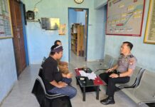Bhabinkamtibmas Sambangi Warga Desa Letawa, Sampaikan Pesan Kamtibmas demi Ciptakan Situasi Aman dan Kondusif