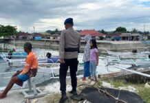 Sat Polairud Polres Pasangkayu Intensifkan Patroli Sambang, Ajak Masyarakat Pesisir Jaga Kamtibmas dan Kebersihan Laut