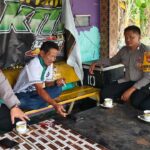 Polisi Sambangi Warga di Tikke Raya, Sampaikan Himbauan Kamtibmas Secara Humanis