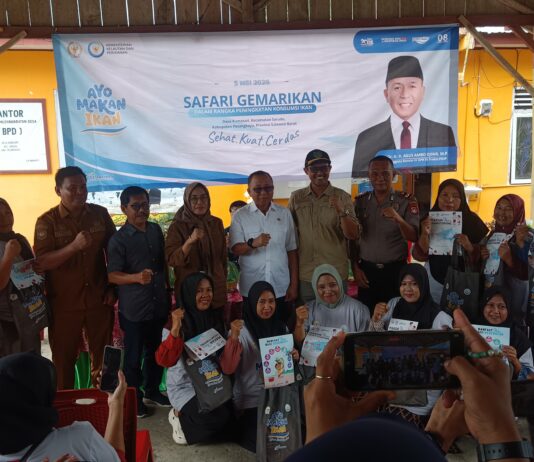 Bhabinkamtibmas Turun Langsung! Safari Gemar Makan Ikan di Kumasari Diserbu Warga
