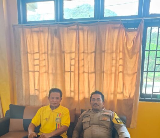 Sambang Dan Koordinasi Polsek Baras Bersama Pemerintah Kecamatan Bulutaba Untuk Cegah Konflik Warga