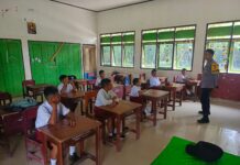Bhabinkamtibmas Polsek Baras Sambangi SD Inpres Bajawali, Sosialisasikan Bahaya Petasan kepada Siswa