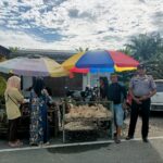 Bhabinkamtibmas Intensif Patroli di Pasar Desa Lariang, Jaga Keamanan dan Kenyamanan Warga