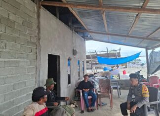 Bhabinkamtibmas Sambangi Warga Bambakoro, Sampaikan Himbauan Kamtibmas Demi Ciptakan Situasi Aman dan Kondusif