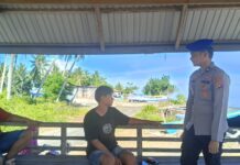 Jaga Laut Tetap Aman, Sat Polairud Polres Pasangkayu Sambangi Warga Pesisir Tanjung Babia