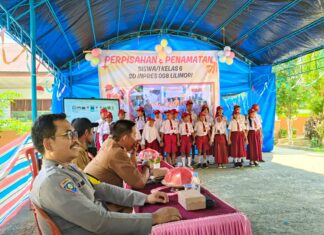 Polisi Sahabat Anak! Bhabinkamtibmas Hadiri Penamatan SD Inpres 008 Lilimori, Beri Motivasi Raih Masa Depan Gemilang
