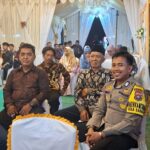 Polisi Hadir di Tengah Kebahagiaan Warga, Bhabinkamtibmas Amankan Pesta Pernikahan di Dapurang