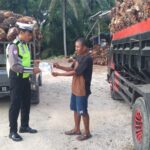 Satlantas Polres Pasangkayu Gencarkan Sosialisasi Keselamatan, Sopir Truk Sawit Diajak Tertib Muatan dan Cegah ODOL