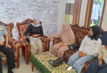 Bhabinkamtibmas Sambangi Warga Kalola, Sosialisasikan Kamtibmas dan Perkuat Kemitraan dengan Masyarakat