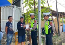 Satlantas Polres Pasangkayu Gencarkan Edukasi Humanis, Sampaikan Pesan Keselamatan Lalu Lintas Secara Door to Door