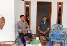 Dekat dengan Warga, Bhabinkamtibmas Polsek Sarudu Turun Langsung ke Dusun Polewali Sampaikan Pesan Kamtibmas