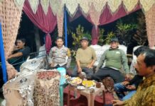 Bhabinkamtibmas Hadir Berikan Pengamanan Pesta Pernikahan, Wujud Pelayanan Polri untuk Masyarakat