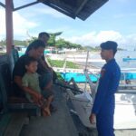 Humanis! Sat Polairud Polres Pasangkayu Sambangi Nelayan Pantai Tanjung, Ingatkan Keselamatan Saat Melaut