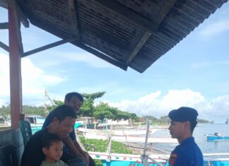 Humanis! Sat Polairud Polres Pasangkayu Sambangi Nelayan Pantai Tanjung, Ingatkan Keselamatan Saat Melaut
