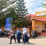 Polwan Cantik Turun ke Jalan, Bantu Siswa Menyeberang dan Atur Lalin di Pasangkayu