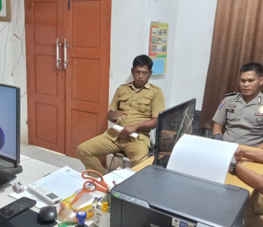 Bhabinkamtibmas Sambangi Kantor Desa Kalola, Ajak Aparat Desa Bersinergi Jaga Kamtibmas di Bambalamotu
