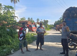 Bhabinkamtibmas Polsek Bambalamotu Sambang Dan Monitoring Lingkungan Pabrik PT. Toscano Indah Pratama