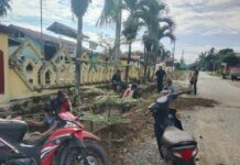 Padat Karya Tunai Desa (Pktd) Di Desa Lilimori, Wujud Sinergi Polri Dan Masyarakat Dalam Menjaga Kebersihan Lingkungan
